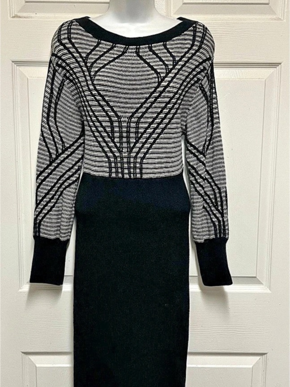 Express Striped Knit Midi Dress in Black & White Size Small Like New